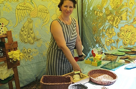 На площадке "Хоровод народных ремесел" в селе Чернозерье мокшанские умельцы представили свое творчество