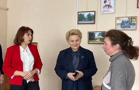 Глава Мокшанского района Решетченко А.В. посетила учреждения культуры в с.Богородское Глава Мокшанского района Решетченко А.В. посетила учреждения культуры в с.Богородское
