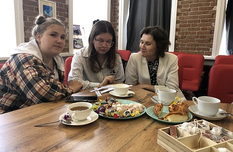 Традиционно, каждое последнее воскресенье месяца, открывает свои двери БиблиоКафе "ГурмэМок".