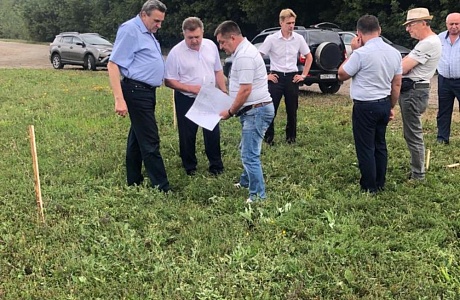 Глава Мокшанского района Н.Н.Тихомиров провел выездное совещание 