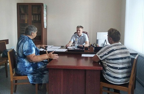 Дмитрий Иванович Петров принял в работу обращения избирателей