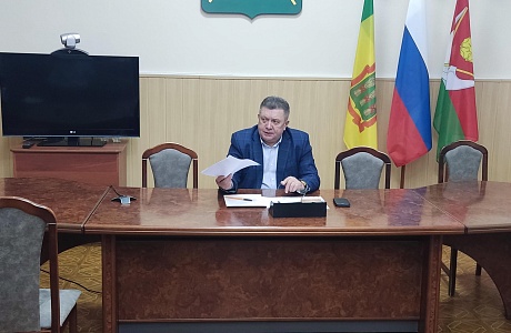 28.11.2023 глава Мокшанского района Н.Н.Тихомиров провел совещание по вопросам социально-экономического характера