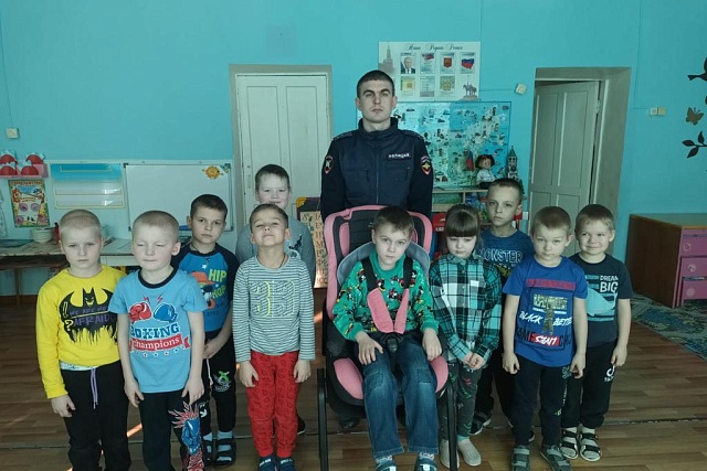 В МБДОУ ДС "Ягодка" с.Симбухово,Мокшанского района проведена профилактическая акция «Автокресло – детям!». В МБДОУ ДС "Ягодка" с.Симбухово,Мокшанского района проведена профилактическая акция «Автокресло – детям!».