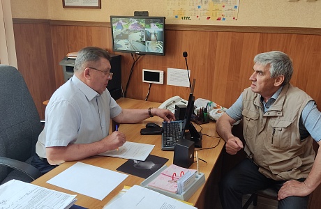 Глава Мокшанского района Н.Н.Тихомиров провел очередной прием граждан. Глава Мокшанского района Н.Н.Тихомиров провел очередной прием граждан.