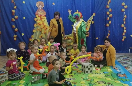 Проект «Маленькие шаги в библиотеку» продолжается. 26 октября сотрудники Мокшанской районной библиотеки приходили в детский сад «Солнышко» . Проект «Маленькие шаги в библиотеку» продолжается. 26 октября сотрудники Мокшанской районной библиотеки приходили в детский сад «Солнышко» .