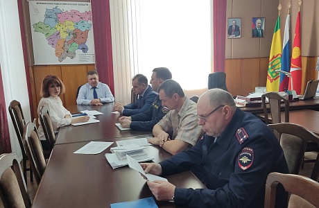 Глава Мокшанского района провел оперативное совещание Глава Мокшанского района провел оперативное совещание