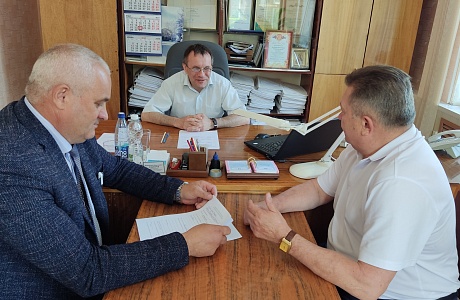 Мокшанский район посетил Заместитель Министра экономического развития и промышленности Пензенской области Шеменев Дмитрий Сергеевич. Мокшанский район посетил Заместитель Министра экономического развития и промышленности Пензенской области Шеменев Дмитрий Сергеевич.