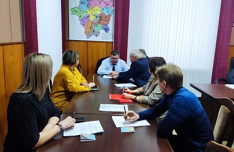 Глава Мокшанского района Н.Н.Тихомиров провел совещание по вопросу реконструкции сторожевой башни в р.п.Мокшан.