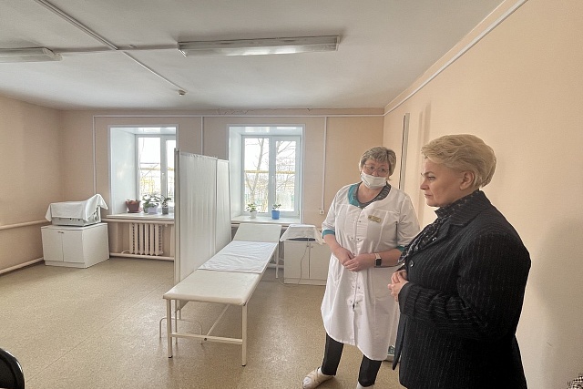 В ходе визита в Богородский сельсовет глава Мокшанского района Решетченко А.В. посетила ФАП с.Симбухово В ходе визита в Богородский сельсовет глава Мокшанского района Решетченко А.В. посетила ФАП с.Симбухово