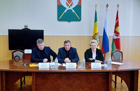 Министр строительства, транспорта и дорожного хозяйства Пензенской области Александр Гришаев провел рабочее совещание 
