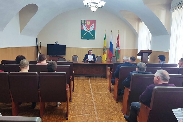 В администрации Мокшанского района провели совещание по агитации граждан для поступления на военную службу по контракту. В администрации Мокшанского района провели совещание по агитации граждан для поступления на военную службу по контракту.