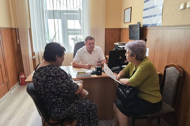  Глава Мокшанского района провел прием граждан по личным вопросам