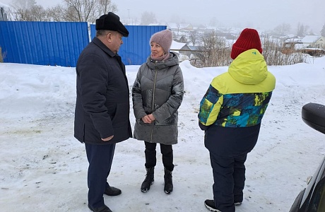 Глава Мокшанского района Н.Н.Тихомиров провел встречу с населением улицы Кирпичная в р.п. Мокшан.