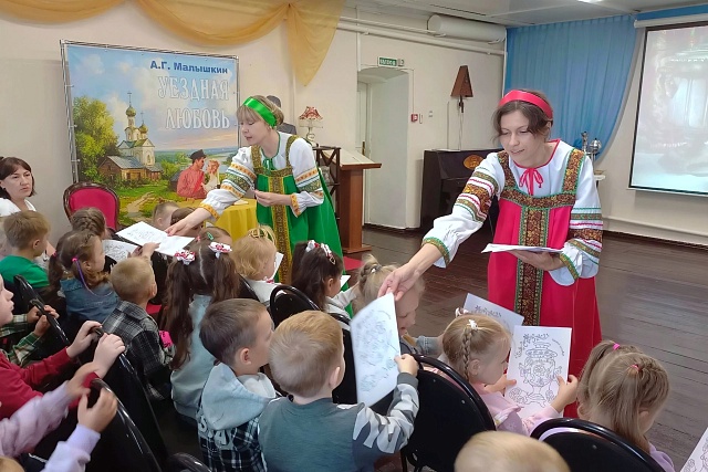 Воспитанники детского сада «Родничок» р. п. Мокшан посетили музей писателя и узнали историю первого русского самовара