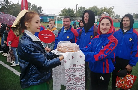 Команда Мокшанского района приняла участие в Спартакиаде среди трудящихся Пензенской области, которая состоялась в районном поселке Колышлей 4 сентября. Команда Мокшанского района приняла участие в Спартакиаде среди трудящихся Пензенской области, которая состоялась в районном поселке Колышлей 4 сентября.