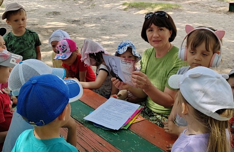 Библиотекарь Кривозубова И. А. стала победителем конкурсного отбора муниципальных учреждений культуры Библиотекарь Кривозубова И. А. стала победителем конкурсного отбора муниципальных учреждений культуры
