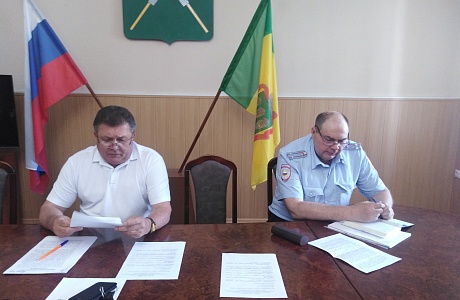 Проведено совместное заседание межведомственной комиссии Мокшанского района по профилактике правонарушений и борьбе с преступностью в Мокшанском районе, штаба народных дружин Мокшанского района и совета общественности по профилактике правонарушений Мокшан Проведено совместное заседание межведомственной комиссии Мокшанского района по профилактике правонарушений и борьбе с преступностью в Мокшанском районе, штаба народных дружин Мокшанского района и совета общественности по профилактике правонарушений Мокшан
