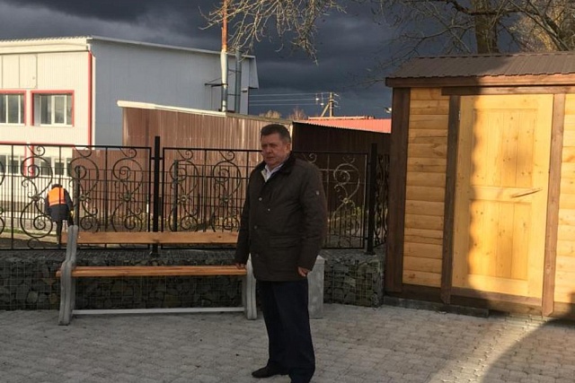 Глава Мокшанского района Н.Н.Тихомиров проконтролировал ход работ по подготовки к открытию «Сторожевой башни» на историческом валу в р.п.Мокшан. Глава Мокшанского района Н.Н.Тихомиров проконтролировал ход работ по подготовки к открытию «Сторожевой башни» на историческом валу в р.п.Мокшан.