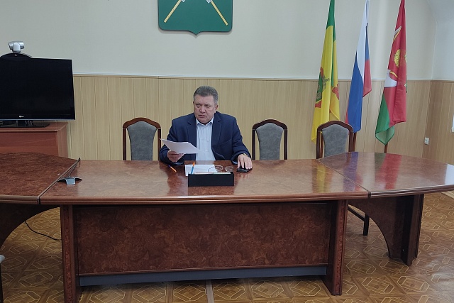 В понедельник, 19 мая 2023 года, Н.Н.Тихомиров провел еженедельное оперативное совещание с заместителями, начальниками отделов администрации Мокшанского района. В понедельник, 19 мая 2023 года, Н.Н.Тихомиров провел еженедельное оперативное совещание с заместителями, начальниками отделов администрации Мокшанского района.