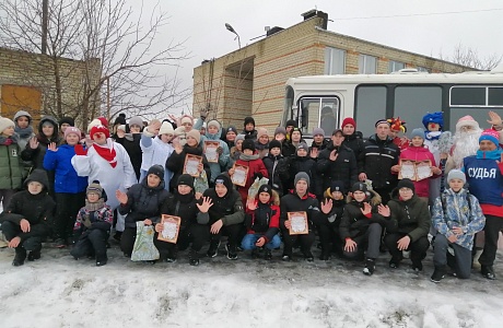В рамках Декады спорта и здоровья 4 января в Мокшанском районе прошла акция «Зимние забавы». 