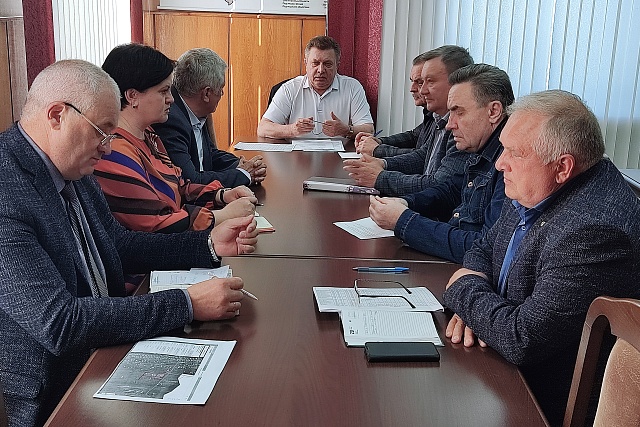 Глава Мокшанского района провел совещание по подготовке к празднованию Дня Победы. Глава Мокшанского района провел совещание по подготовке к празднованию Дня Победы.