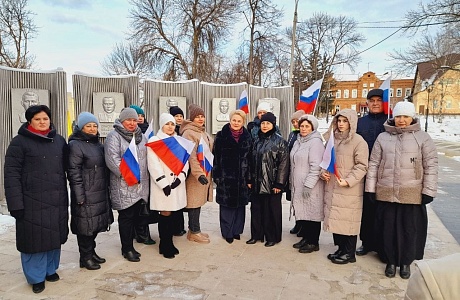 Исполняющий полномочия главы Мокшанского района Решетченко А.В. приняла участие в патриотическом мероприятие, приуроченное ко Дню Героев Отечества.
