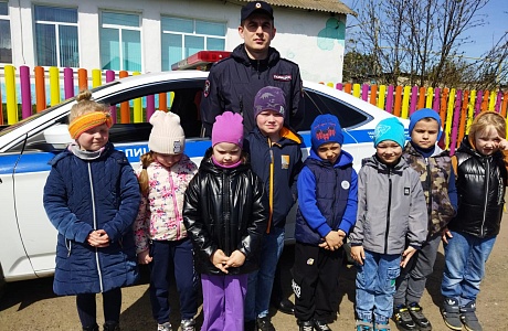 В гостях у полиции. В Мокшанском районе автоинспекторы провели День открытых дверей В гостях у полиции. В Мокшанском районе автоинспекторы провели День открытых дверей