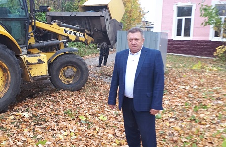 Глава Мокшанкого района Н.Н.Тихомиров  с рабочим визитом посетил с.Нечаевка Мокшанского района.