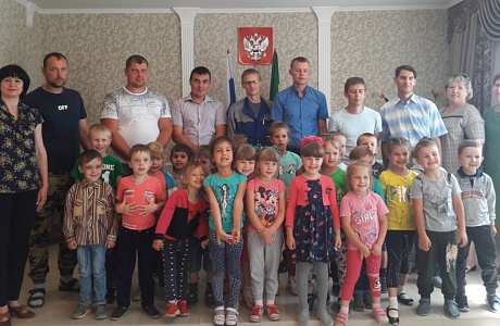 14 июня 2019 года в территориальном отделе ЗАГС Мокшанского района Управления ЗАГС Пензенской области состоялось семейное мероприятие "Лучше папы друга нет!", посвященное Международному дню отца.