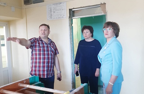В рамках приоритетного национального проекта «Образование» ведутся работы по капитальному ремонту спортивного зала МБОУ СОШ N 1 р.п.Мокшан.
