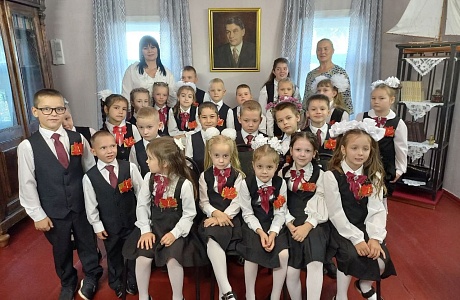 1 сентября музей гостеприимно распахнул свои двери для учащихся школ родного посёлка 1 сентября музей гостеприимно распахнул свои двери для учащихся школ родного посёлка