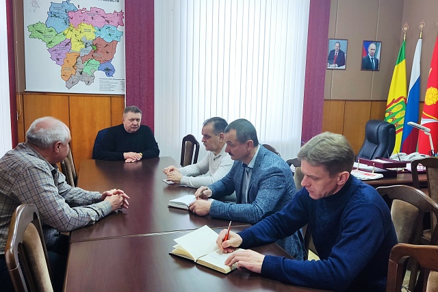 Глава Мокшанскогорайона Н.Н.Тихомиров провел совещание по предупреждению прохождения весеннего в текущем году.