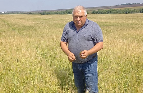 Начальник отдела по развитию сельского хозяйства Валерий Долженков посетил ООО «Елизаветино»