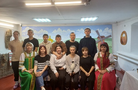 В музее А. Малышкина прошло интерактивно-познавательное занятие "Вечёрки в русской светёлке" В музее А. Малышкина прошло интерактивно-познавательное занятие "Вечёрки в русской светёлке"