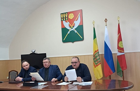 Глава Мокшанского района Н. Н.Тихомиров провел совещание. 