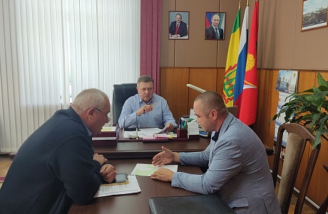 Глава Мокшанского района Н.Н.Тихомиров провел очередной прием граждан.