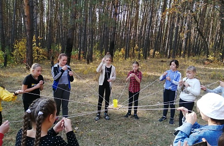 В субботу 3 октября в лесном массиве п. Красное Польцо прошло спортивно-развлекательное мероприятие для учащихся 5 а класса МБОУСОШ № 2 р.п. Мокшан им. А.Г. Малышкина. 