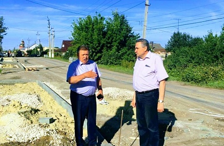 Глава Мокшанского района Н.Н. Тихомиров провел рабочее совещание по благоустройству объекта "Участок улицы Поцелуева"