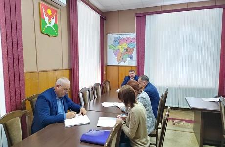 Глава Мокшанского района Николай Тихомиров провел рабочее совещание
