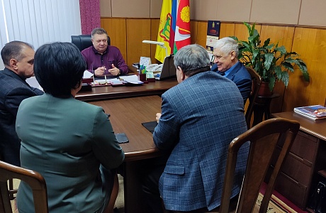 08.02.2023 глава Мокшанского района Н.Н.Тихомиров провёл рабочее совещание с заместителями, начальниками отделов и управлений администрации Мокшанского района.