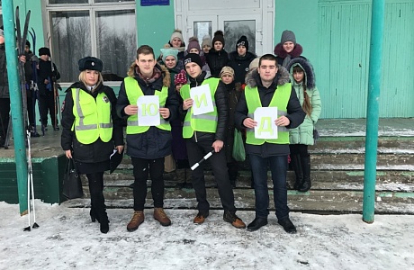 24 января 2018 года сотрудники Госавтоинспекции совместно с отрядом ЮИД из школы № 1 и провели акцию "Безопасный переход"