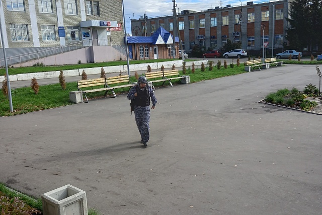 13.10.2022г. в детской школе искусств прошли плановые учения по антитеррористической защищенности на которых присутствовал представитель Росгвардии лейтенант полиции Сазонов Н.В.