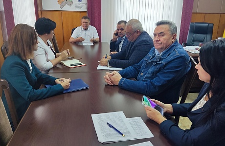Глава района провел еженедельное рабочее совещание Глава района провел еженедельное рабочее совещание