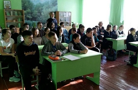 Сотрудники ГИБДД  провели профилактическую беседу в школе на тему безопасности дорожного движения в МБОУ ООШ с. Богородское