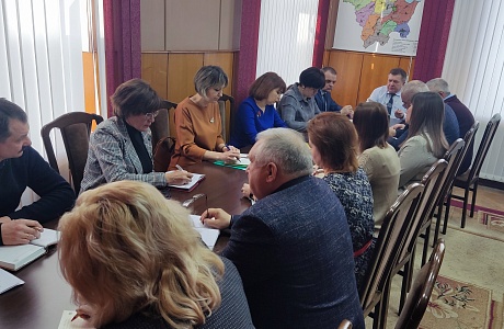 Глава Мокшанского района Н. Н.Тихомиров провел еженедельное оперативное совещание.