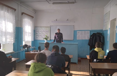 В Мокшанском  техникуме интернате состоялась встреча обучающихся с инспектором по пропаганде безопасности Отдела МВД России в Мокшанском районе старшим лейтенантом полиции А. С. Луньковым.
