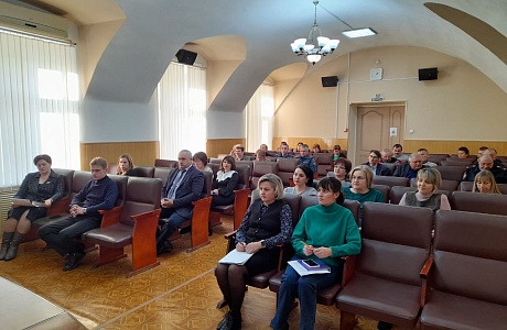       28.12.2023 прошло расширенное заседание Комиссии по делам несовершеннолетних и защите их прав Мокшанского района 