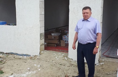 08.06.2023 глава Мокшанского района Н.Н.Тихомиров совершил объезд строящихся жилых домов  в р.п.Мокшан.