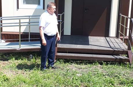 Глава Мокшанского района Н.Н.Тихомиров посетил фельдшерско-акушерский пункт в с.Сумароково. Глава Мокшанского района Н.Н.Тихомиров посетил фельдшерско-акушерский пункт в с.Сумароково.