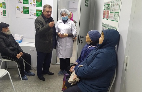11.10.2023 глава Мокшанского района провел проверку по вакцинации от гриппа работников сельскохозяйственных предприятий. 11.10.2023 глава Мокшанского района провел проверку по вакцинации от гриппа работников сельскохозяйственных предприятий.